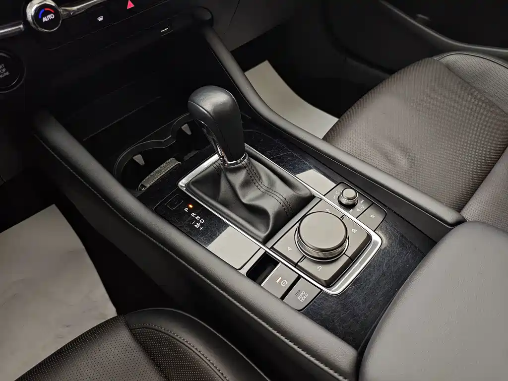 Mazda 3 Axela — миниатюра 22