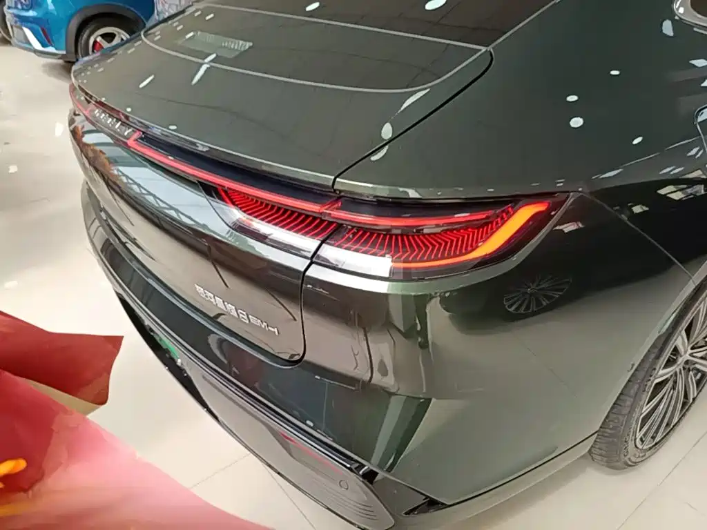 Geely Galaxy Galaxy 8 8 2025 130km EM-i Flagship