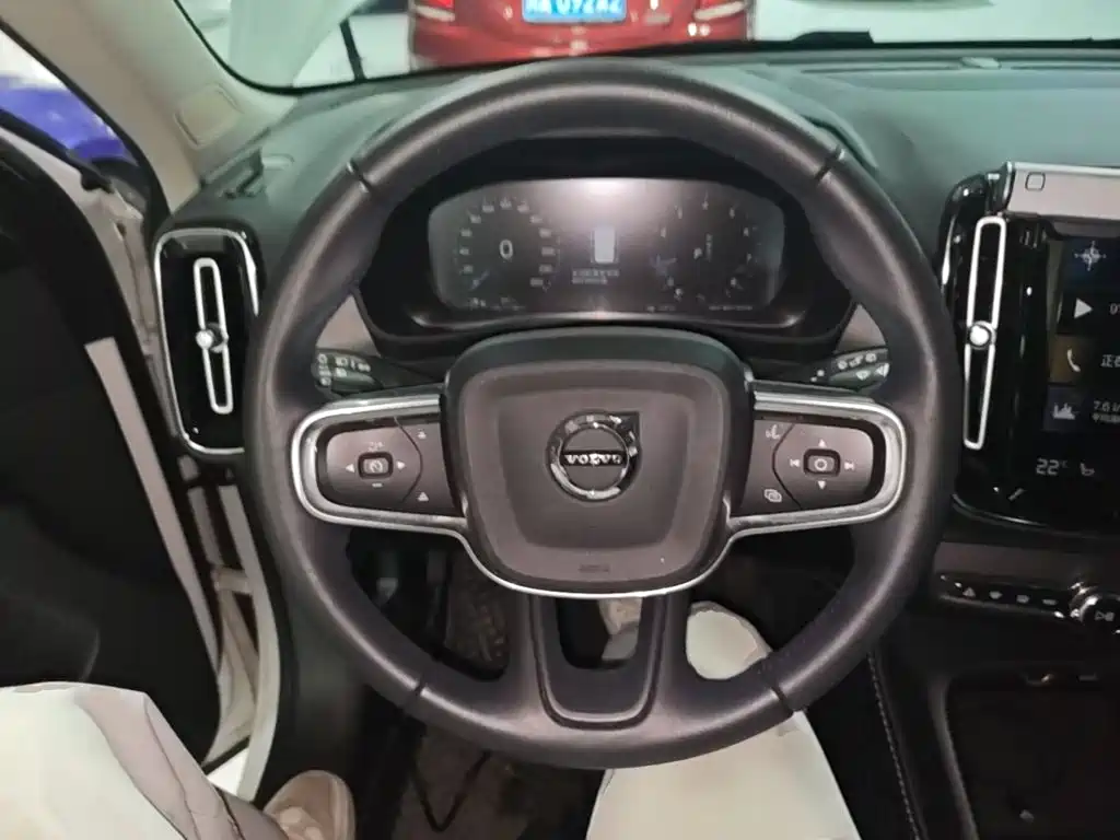 Volvo XC40 — миниатюра 11