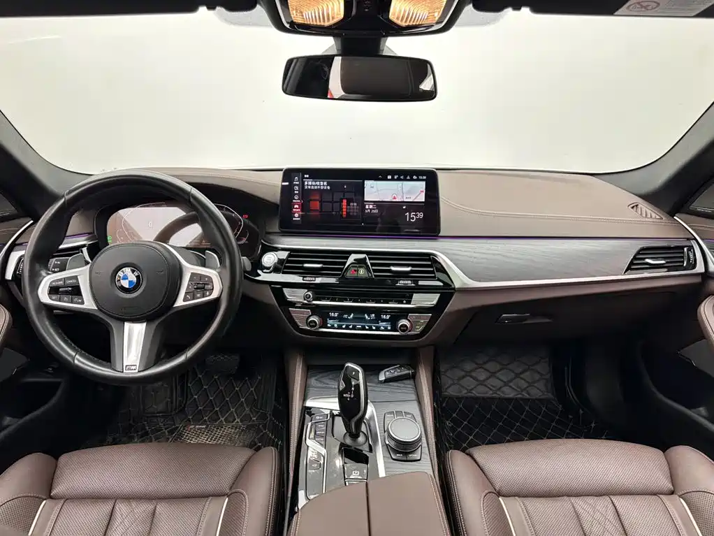 BMW 5 Series — миниатюра 10