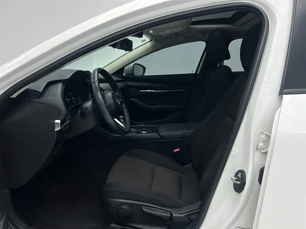 Mazda Mazda3 3 2021 2.0L AT