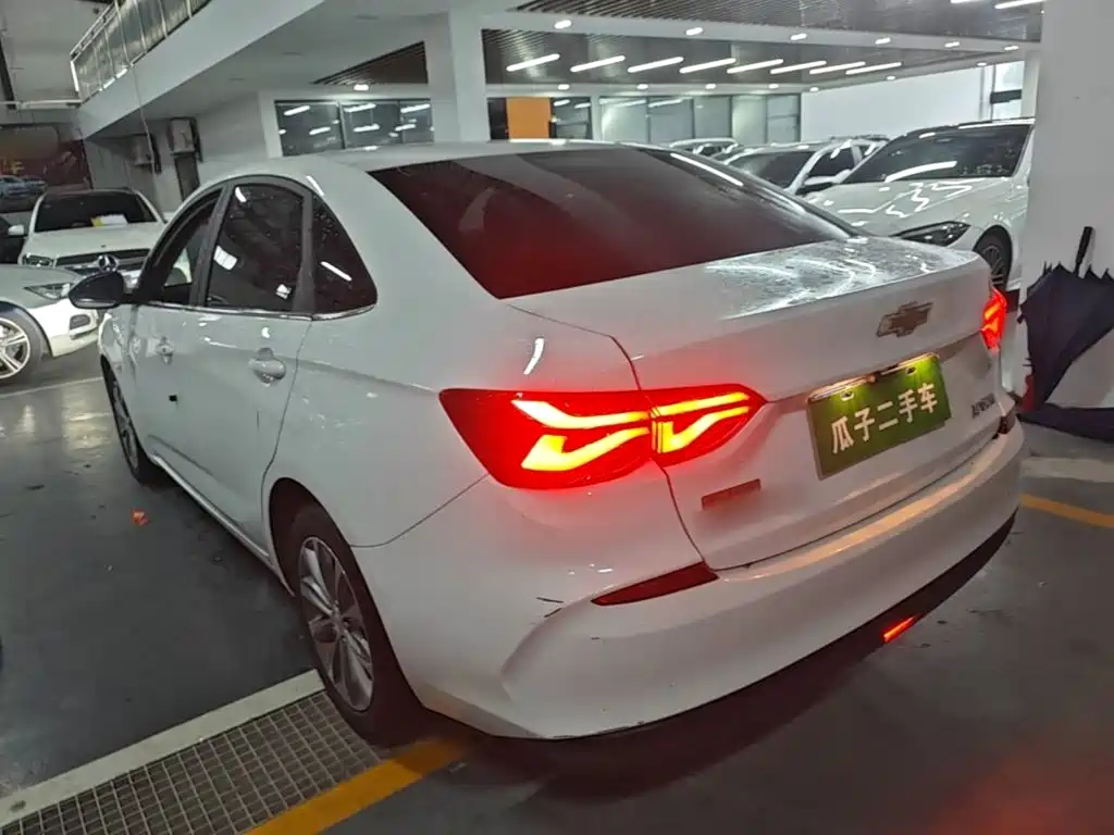 Chevrolet Monza — миниатюра 5