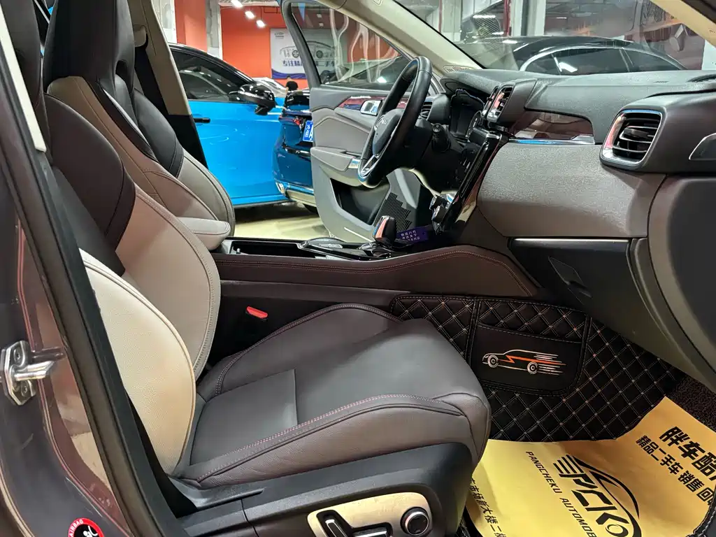 Lynk & Co 02 2019 2.0T AT Pro VI