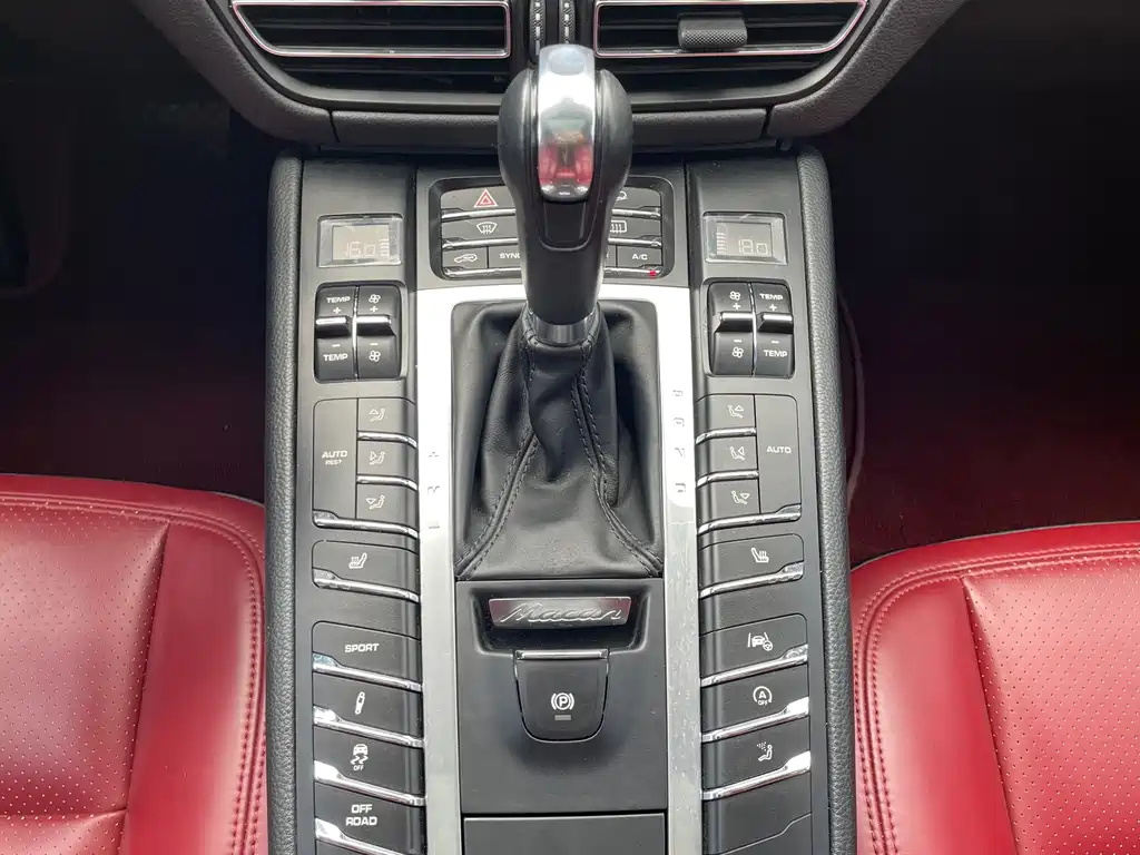 Porsche Macan — миниатюра 11