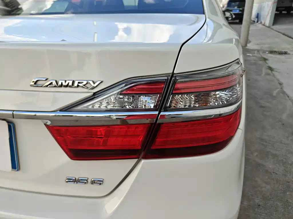 Toyota Camry — миниатюра 28