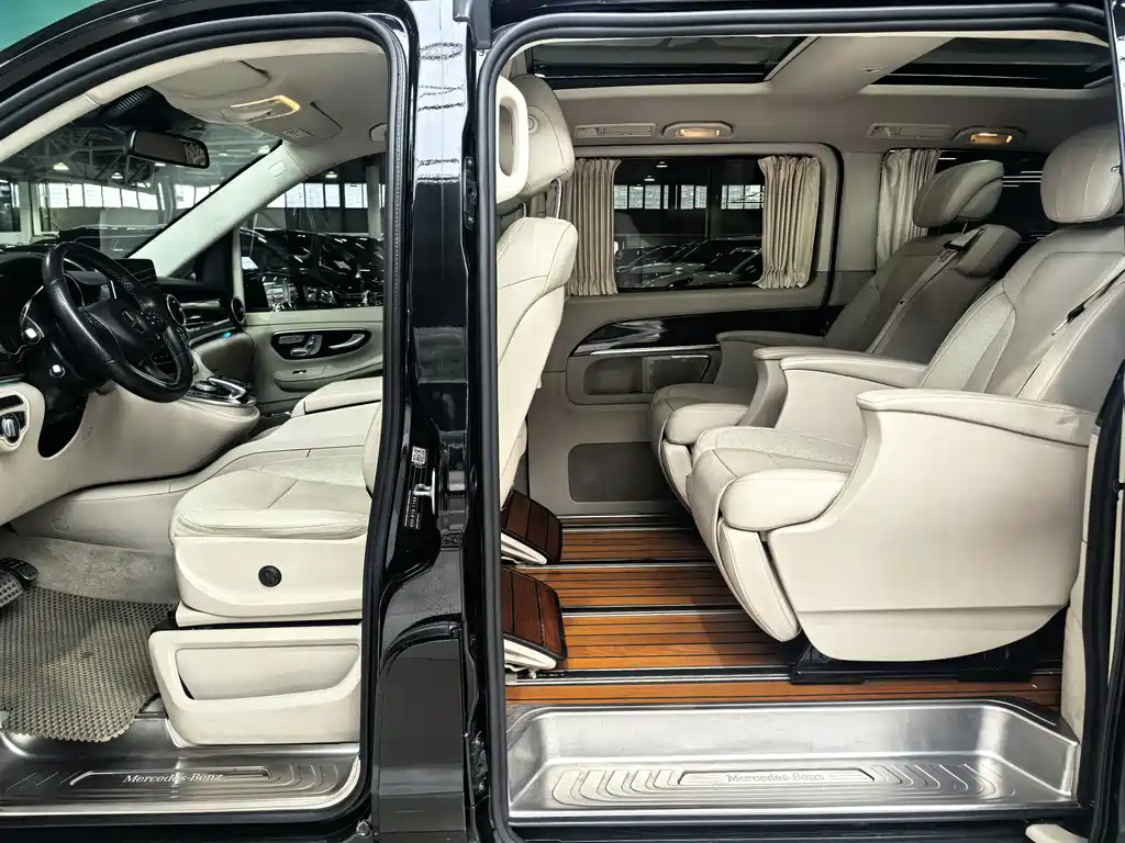 Mercedes-Benz V-Class — миниатюра 12