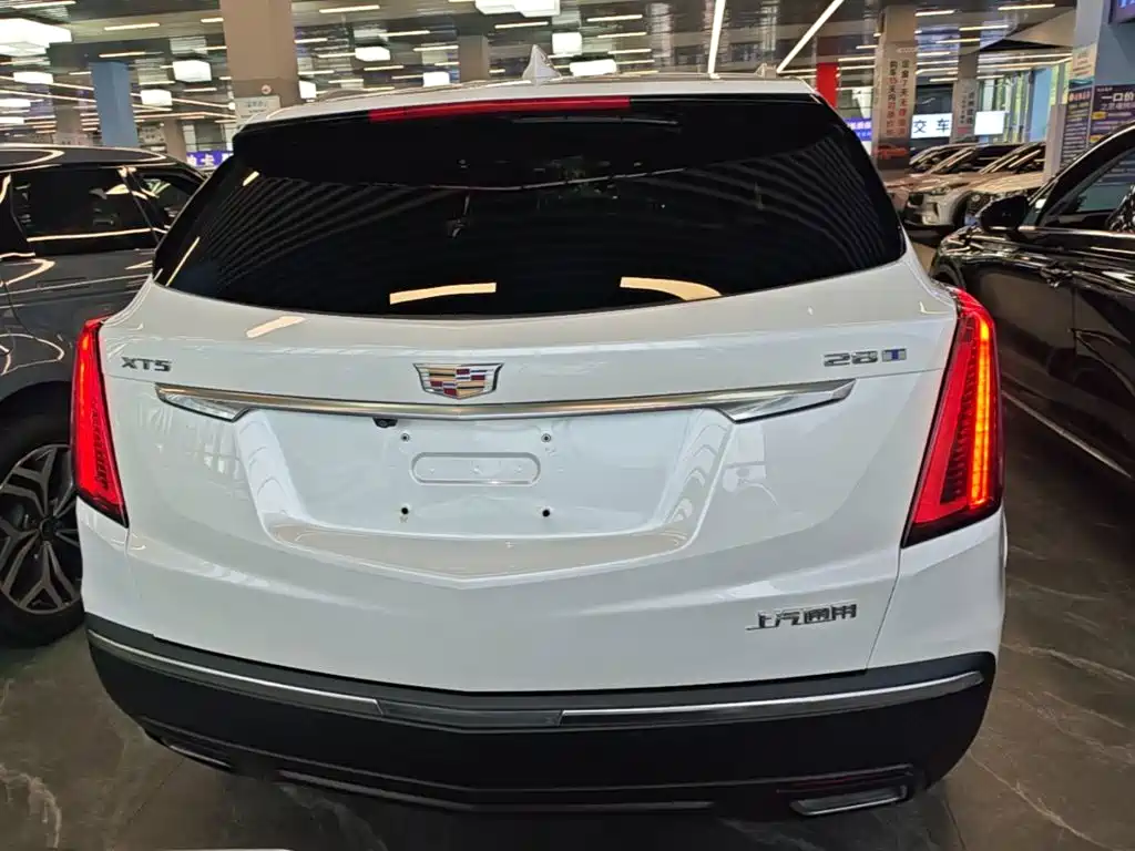 Cadillac XT5 2022 — фото 5