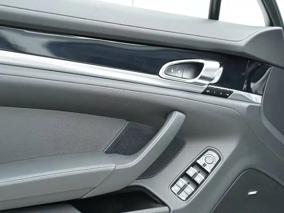 Porsche Panamera — миниатюра 17
