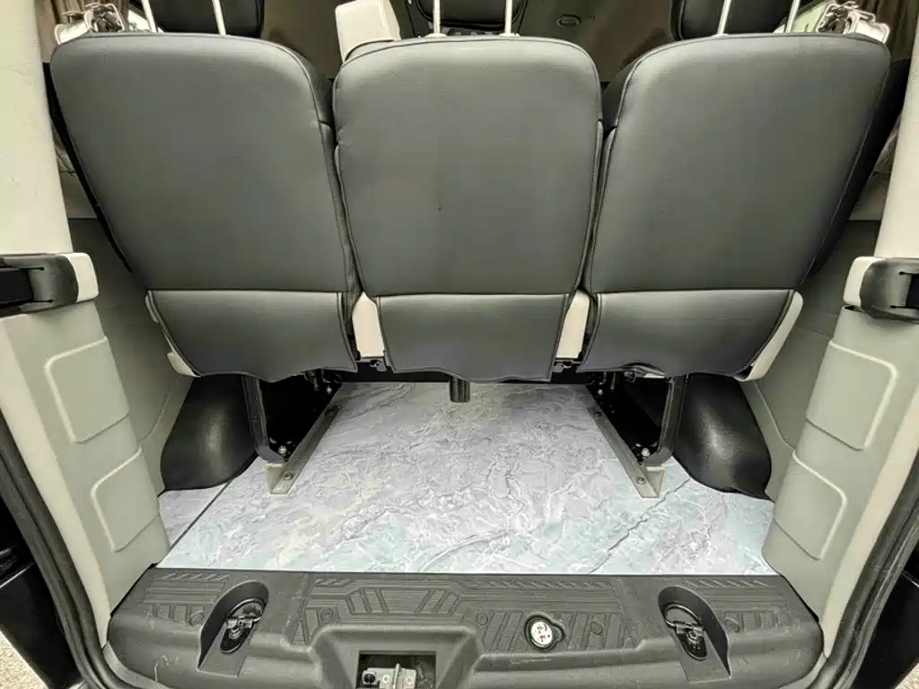 Ford Transit — миниатюра 18