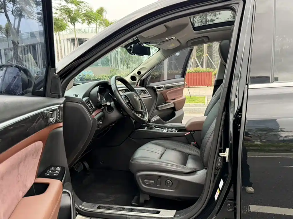 GAC GS8 2017 320T Luxury Smart Connect ( мест)