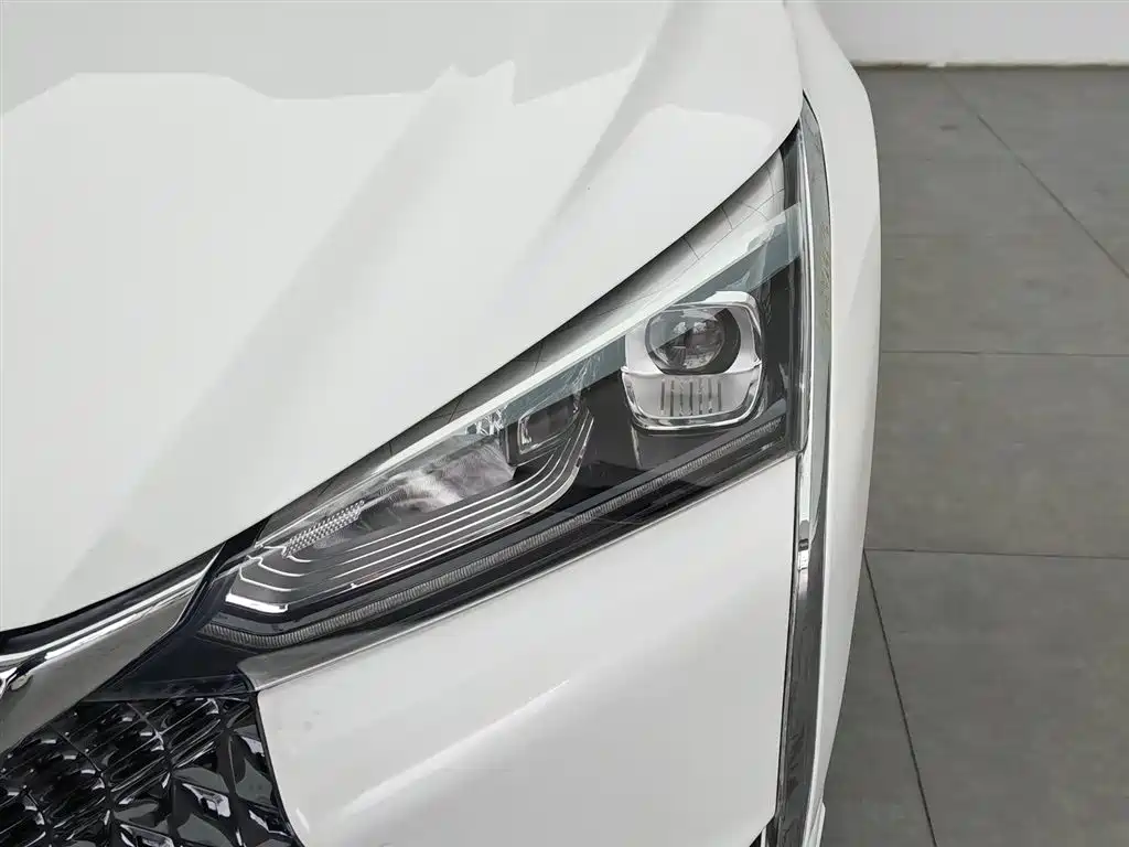 Dongfeng Aeolus Yixuan EV 2020