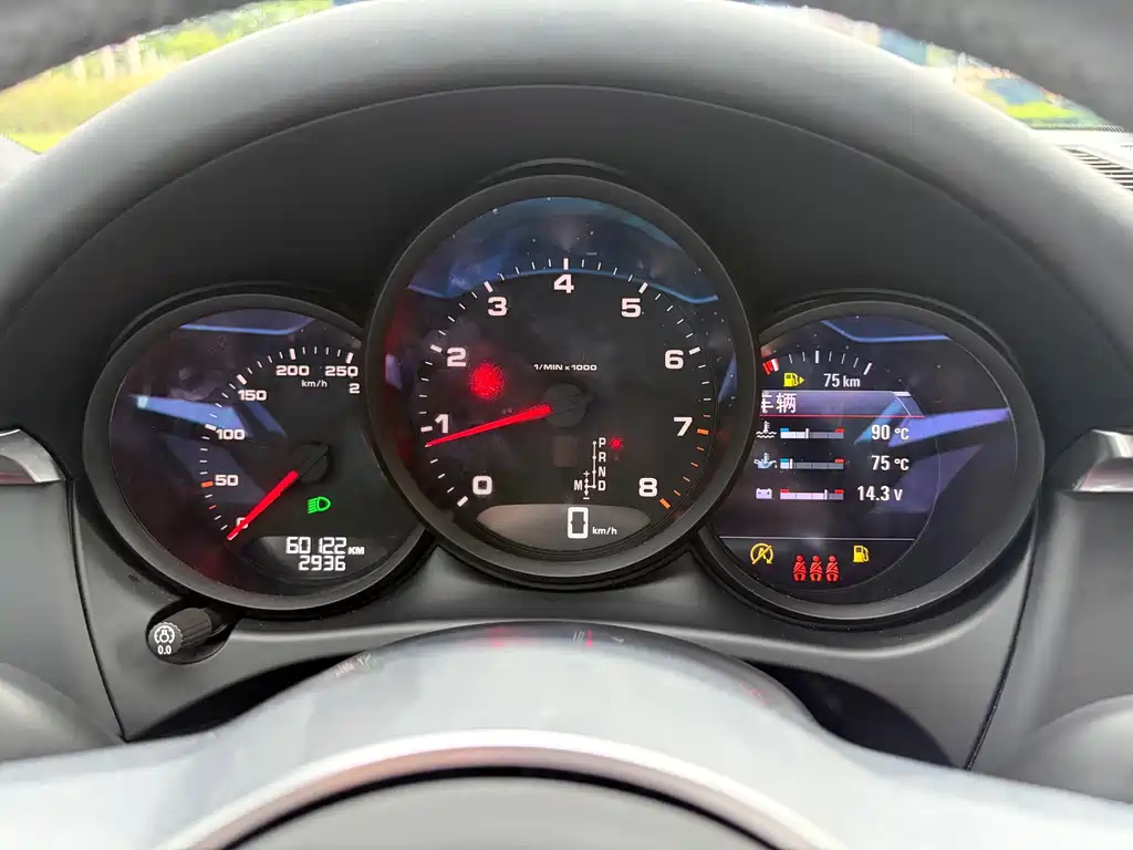 Porsche Macan — миниатюра 8