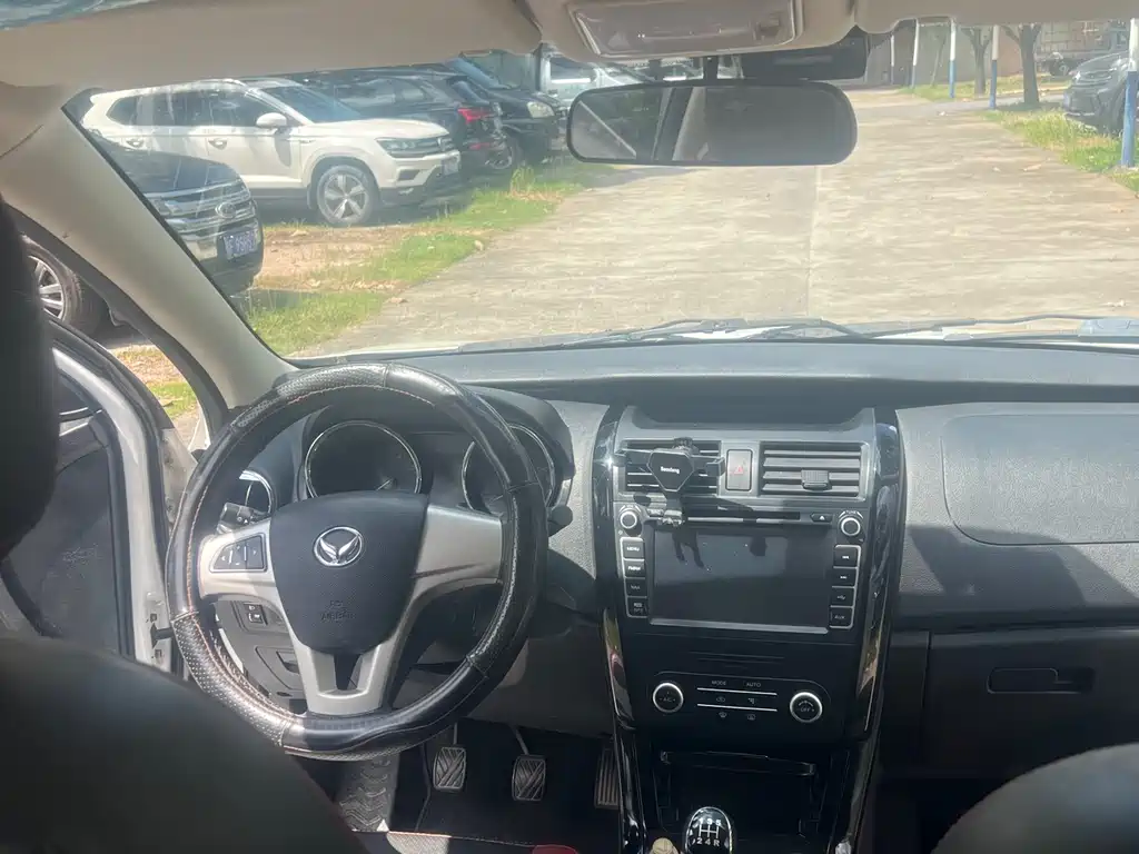 BAIC S3 2016 1.5L MT Luxury IV