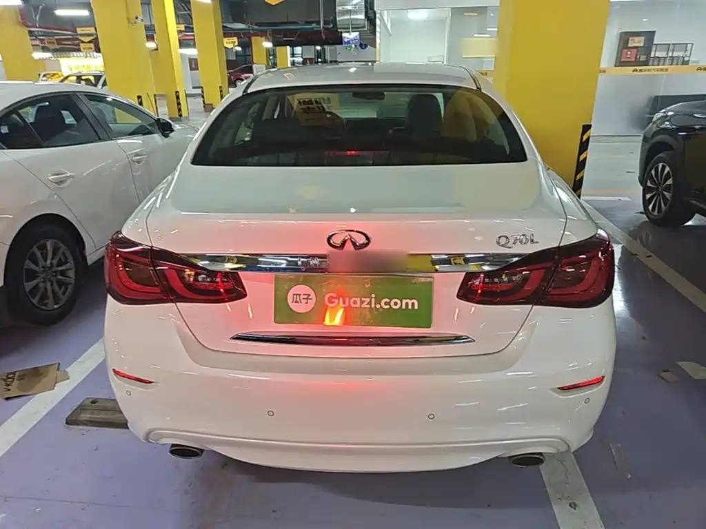 Infiniti Q70 — миниатюра 6