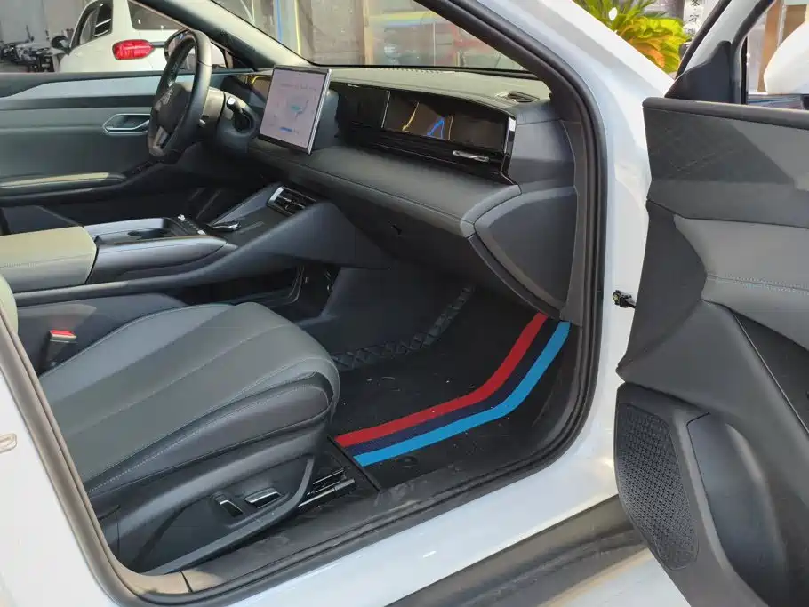 BYD Qin L — миниатюра 8