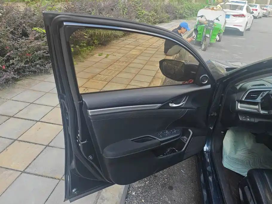 Honda Civic — миниатюра 7
