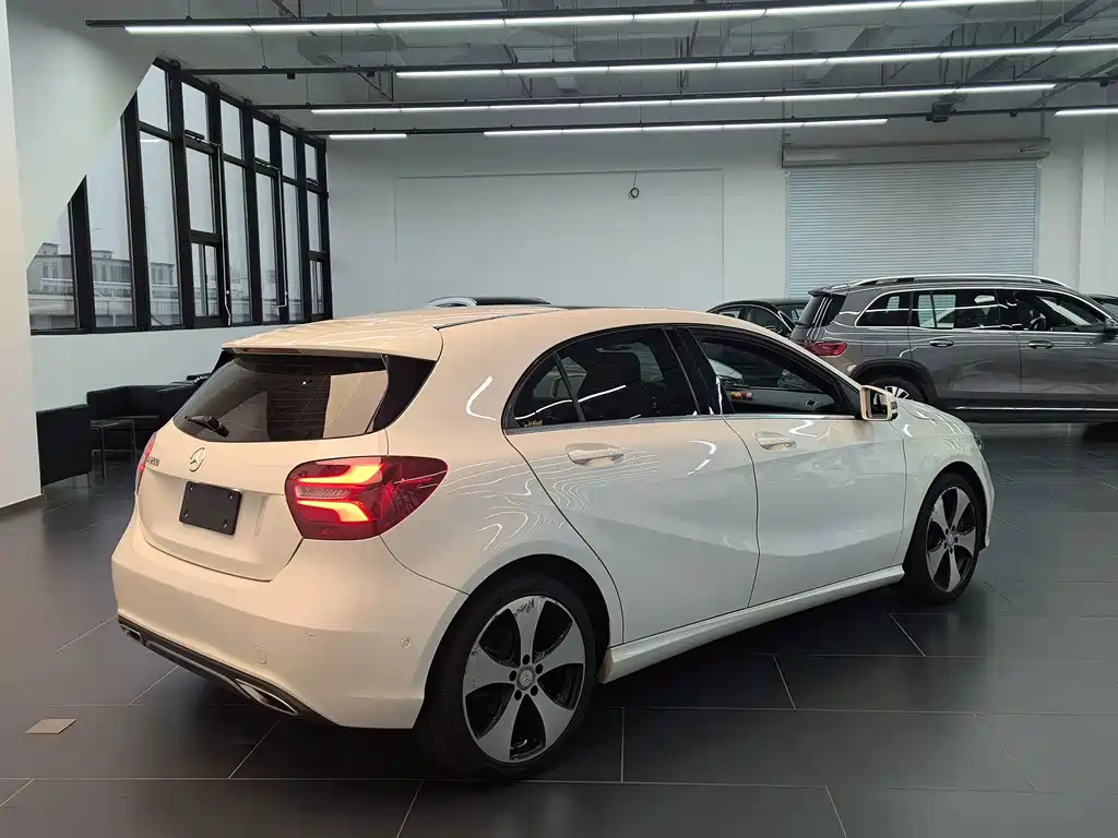 Mercedes-Benz A-Class (Import) — миниатюра 6
