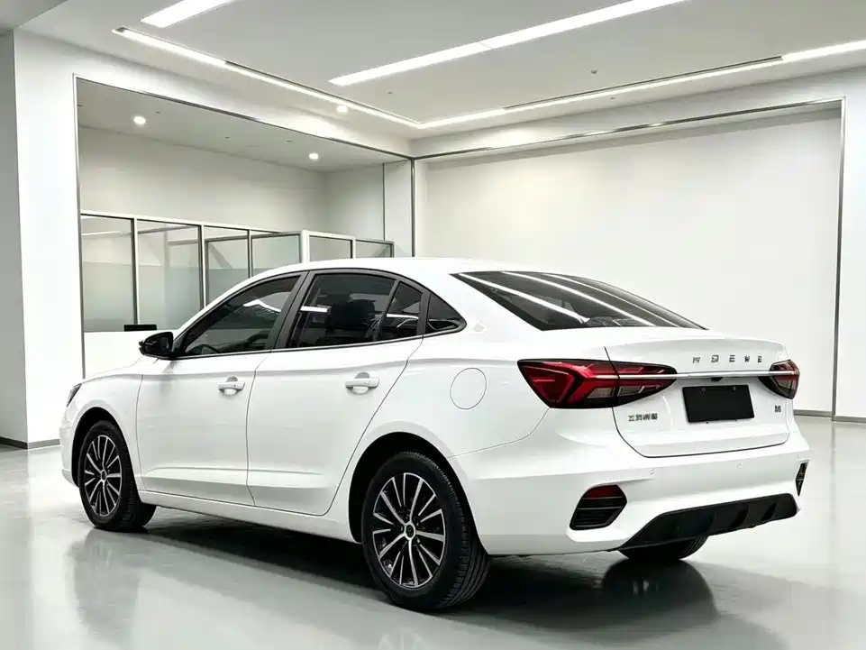 Roewe i5 — миниатюра 7