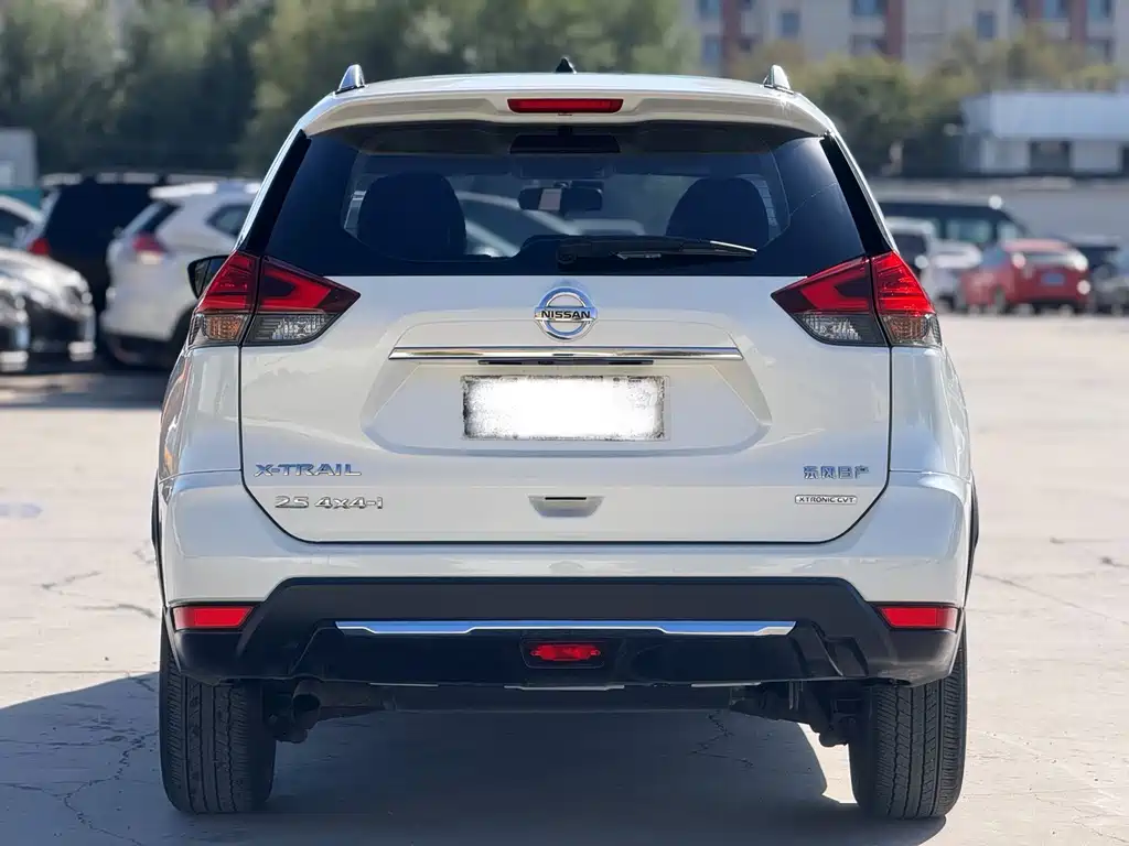 Nissan X-Trail — миниатюра 8