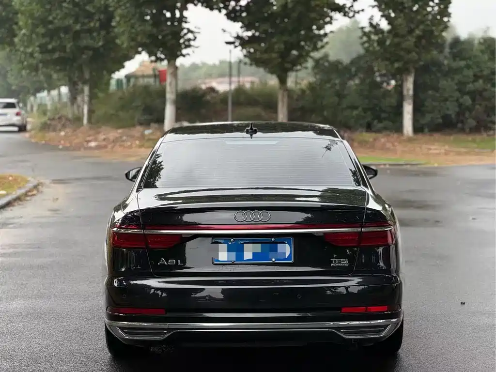 Audi A8 — миниатюра 5