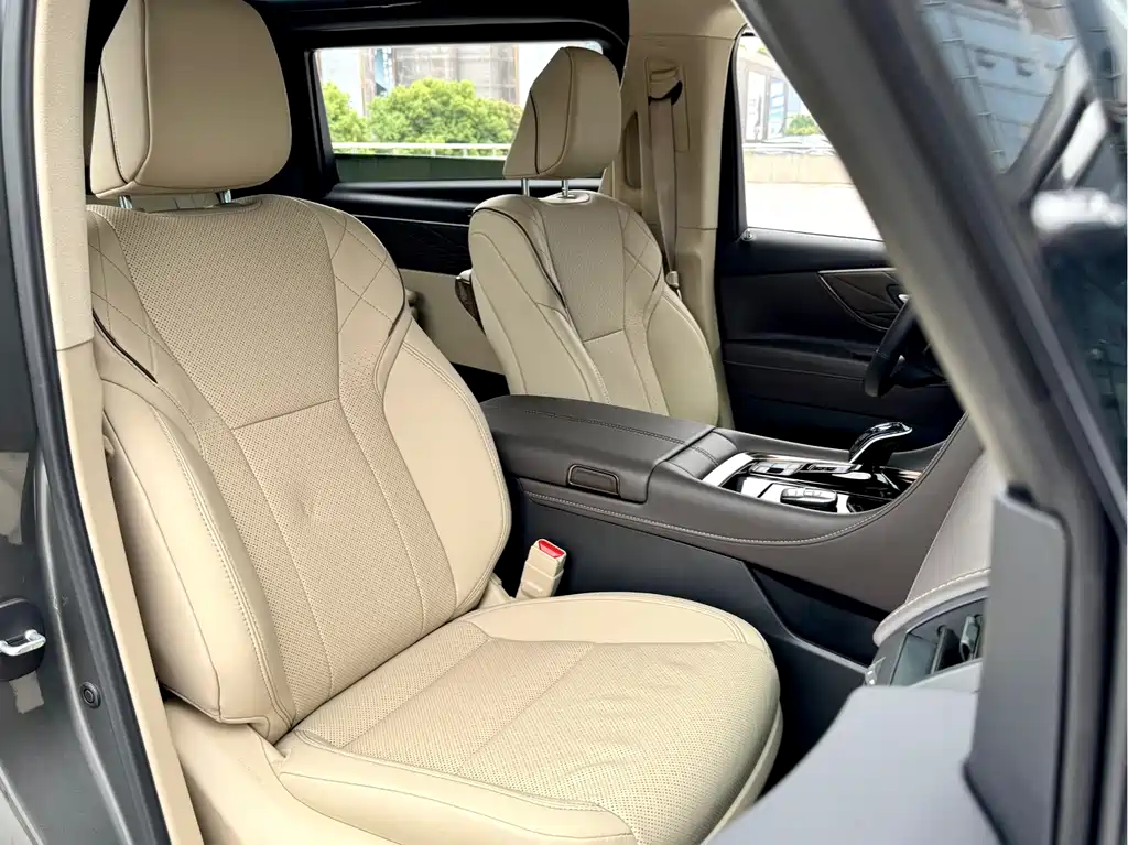 Toyota Vellfire 2024 2.5L
