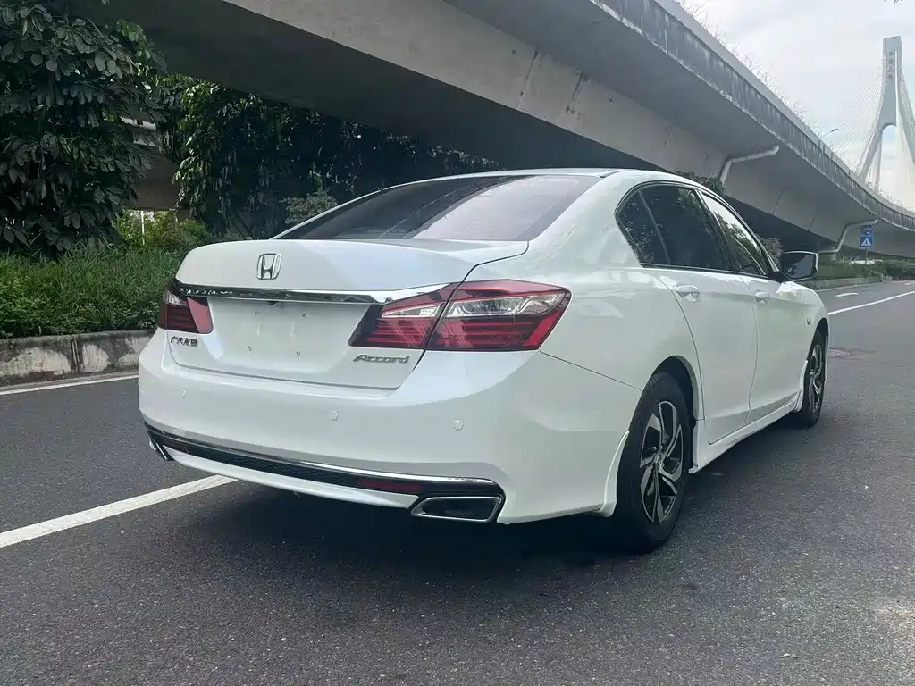 Honda Accord — миниатюра 4