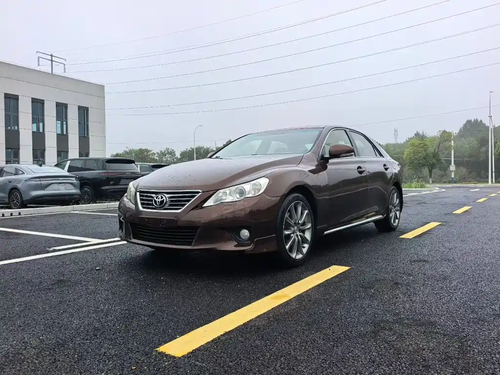 Toyota Reiz