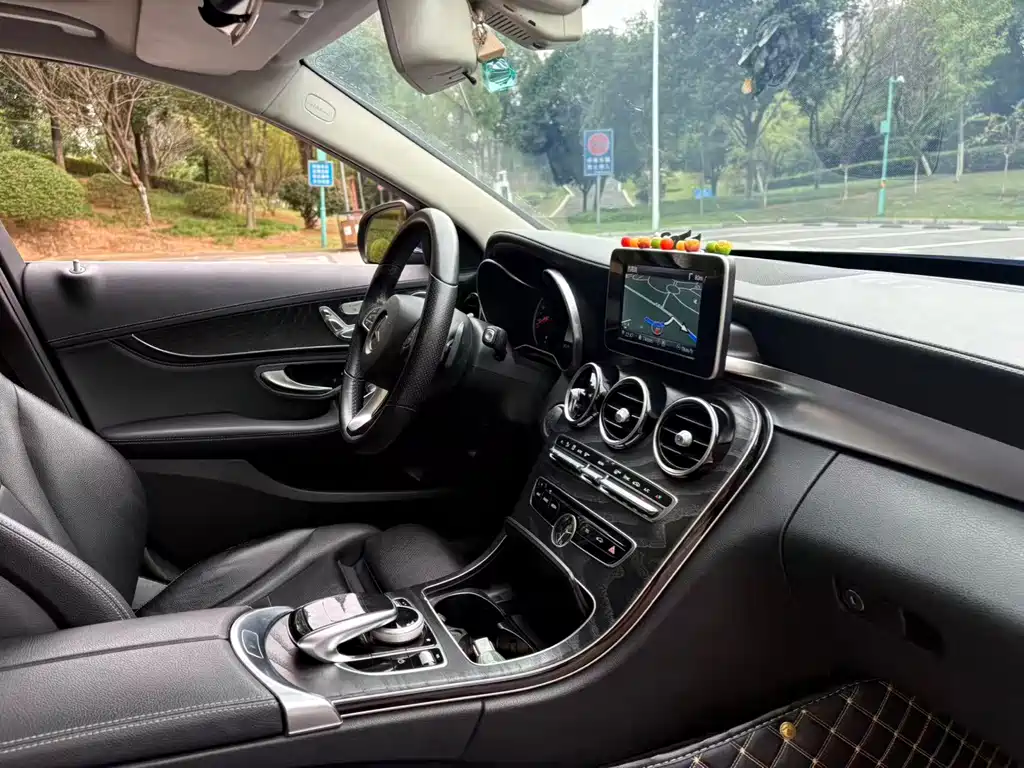 Mercedes-Benz C-Class — миниатюра 10