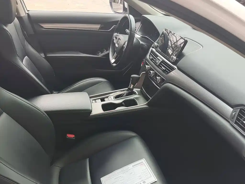 Honda Accord — миниатюра 6