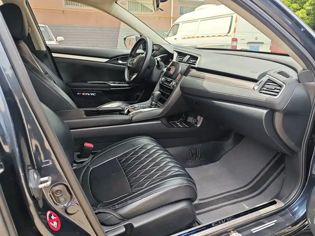 Honda Civic — миниатюра 8