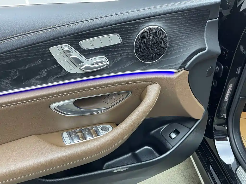 Mercedes-Benz E-Class — миниатюра 10