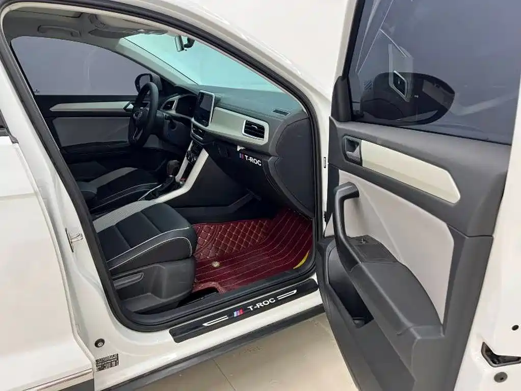 Volkswagen T-Roc — миниатюра 11