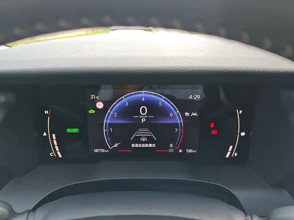 Toyota Camry — миниатюра 14