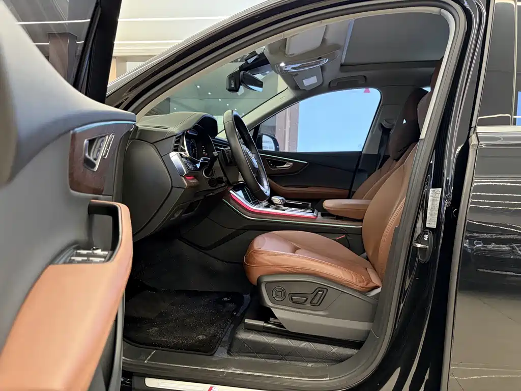 Audi Q7 — миниатюра 6