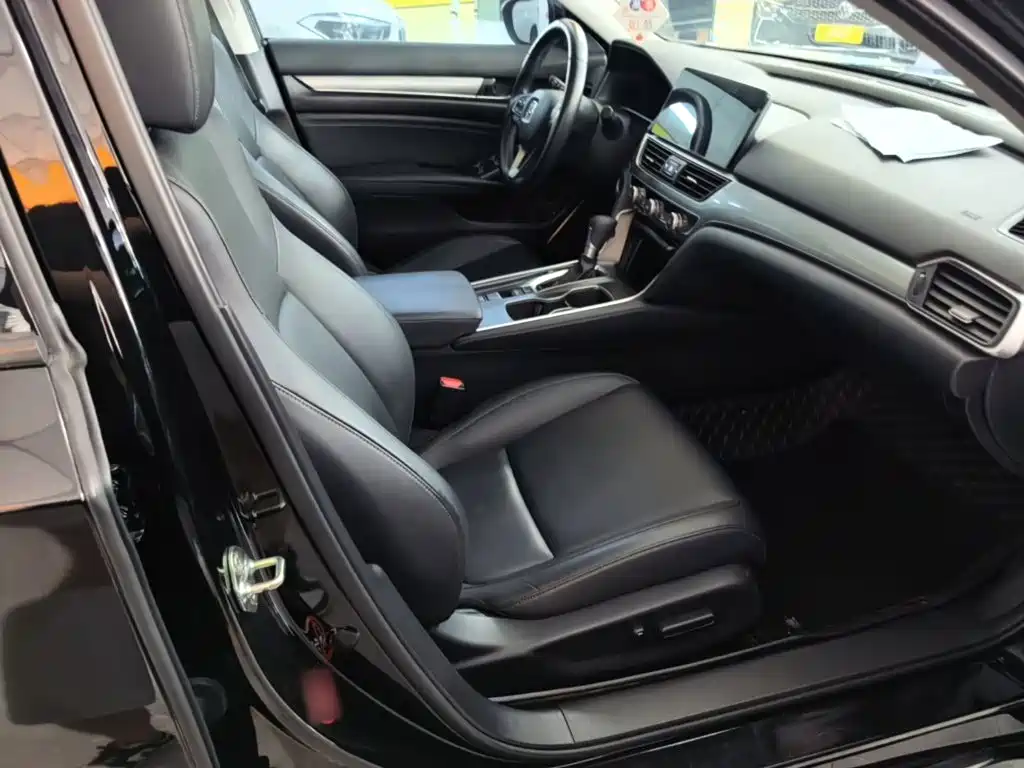Honda Accord — миниатюра 25