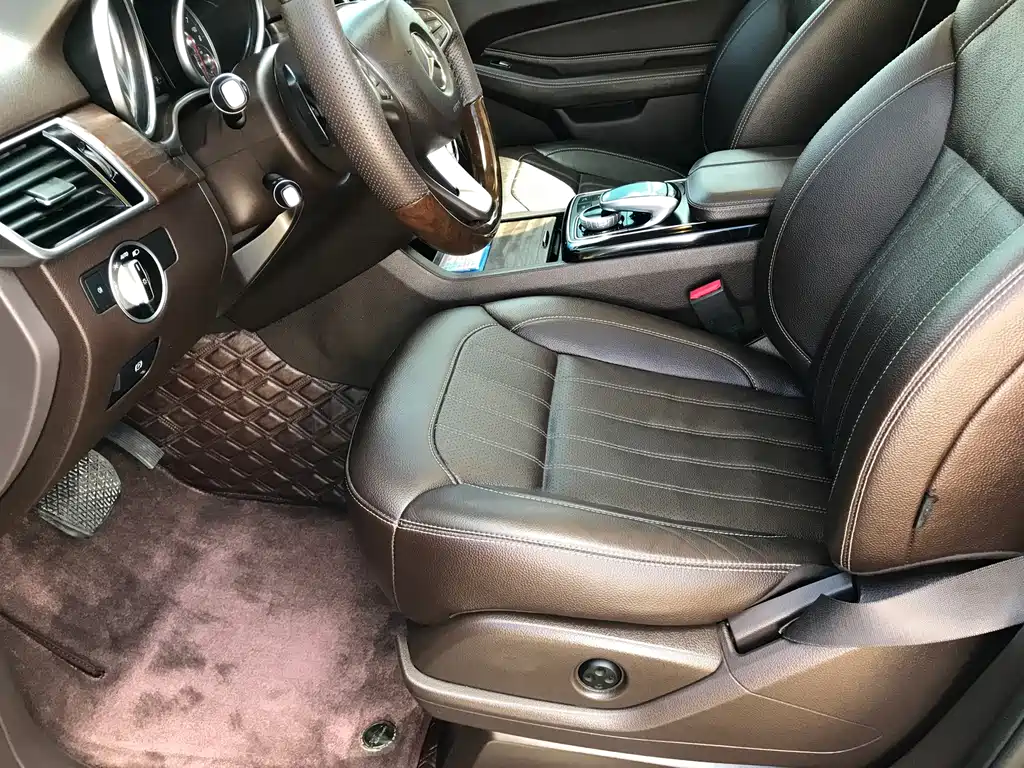 Mercedes-Benz GLE (Import) — миниатюра 12