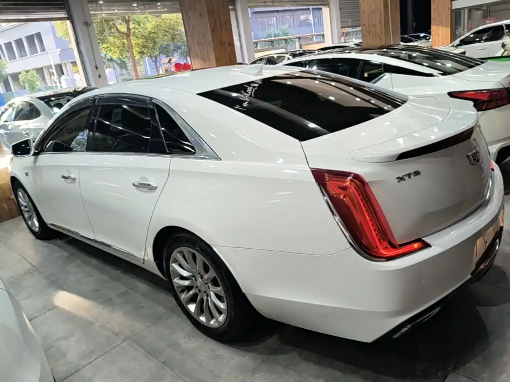 Cadillac XTS — миниатюра 5