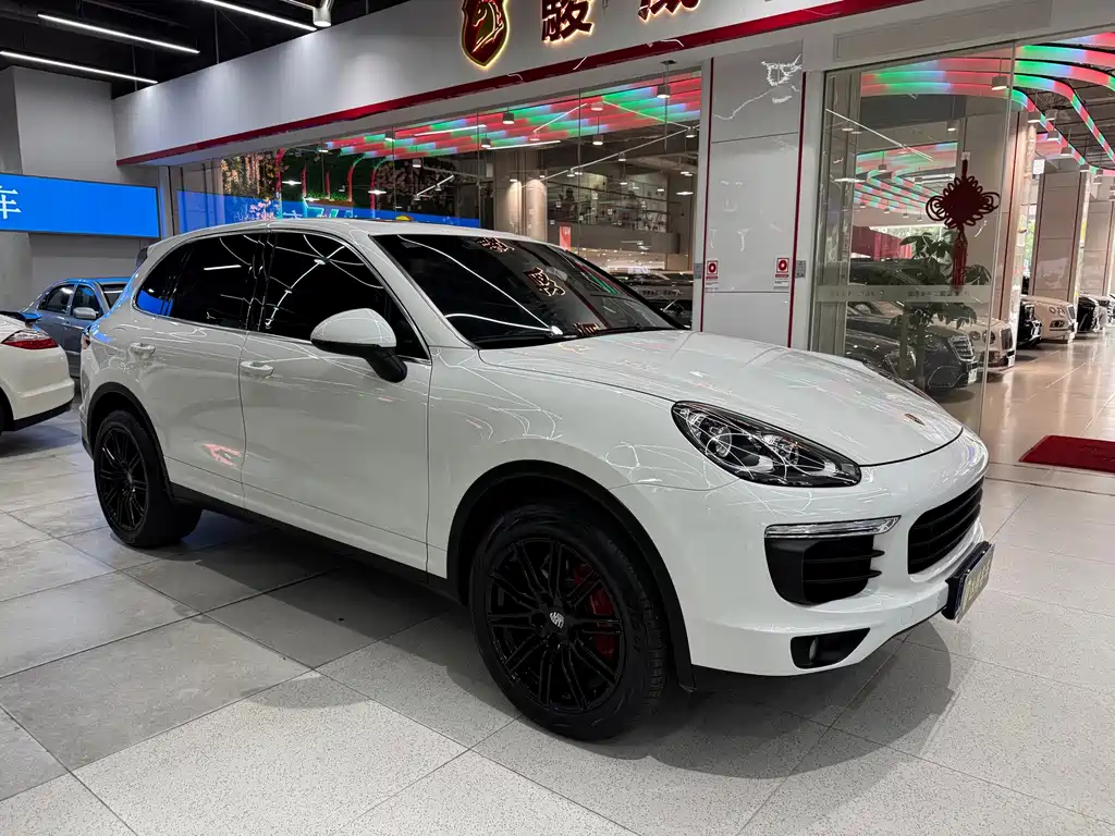 Porsche Cayenne — миниатюра 3