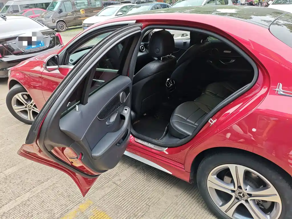 Mercedes-Benz C-Class — миниатюра 6