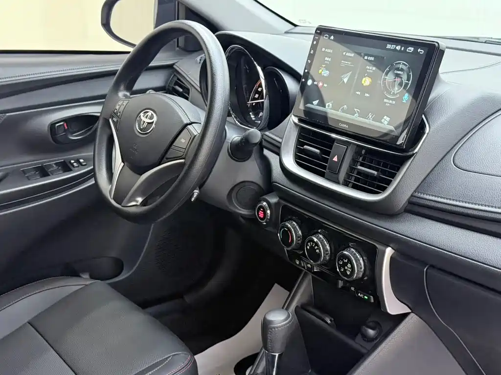 Toyota Yaris L — миниатюра 9