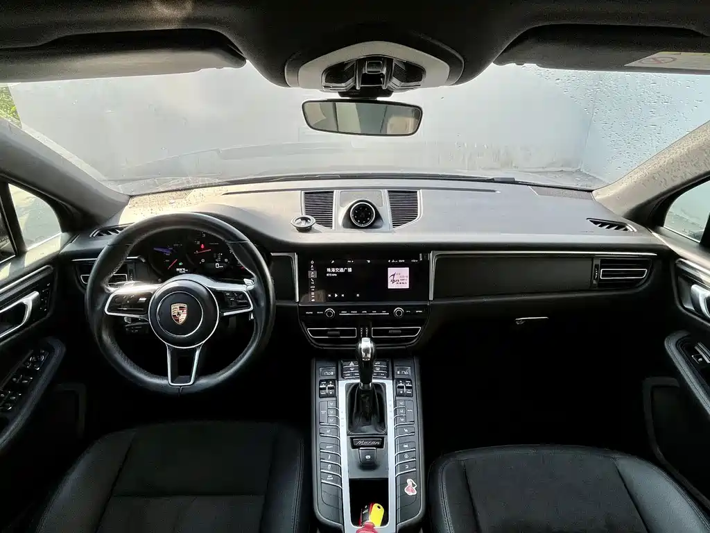 Porsche Macan — миниатюра 14