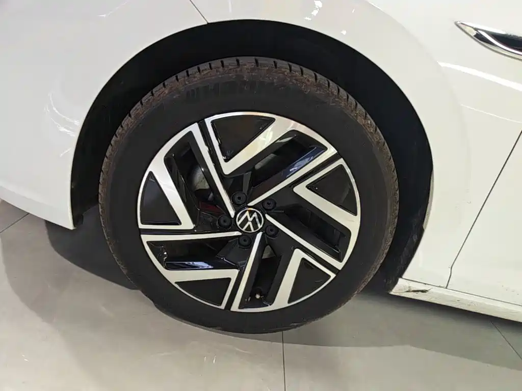 Volkswagen Sagitar — миниатюра 25