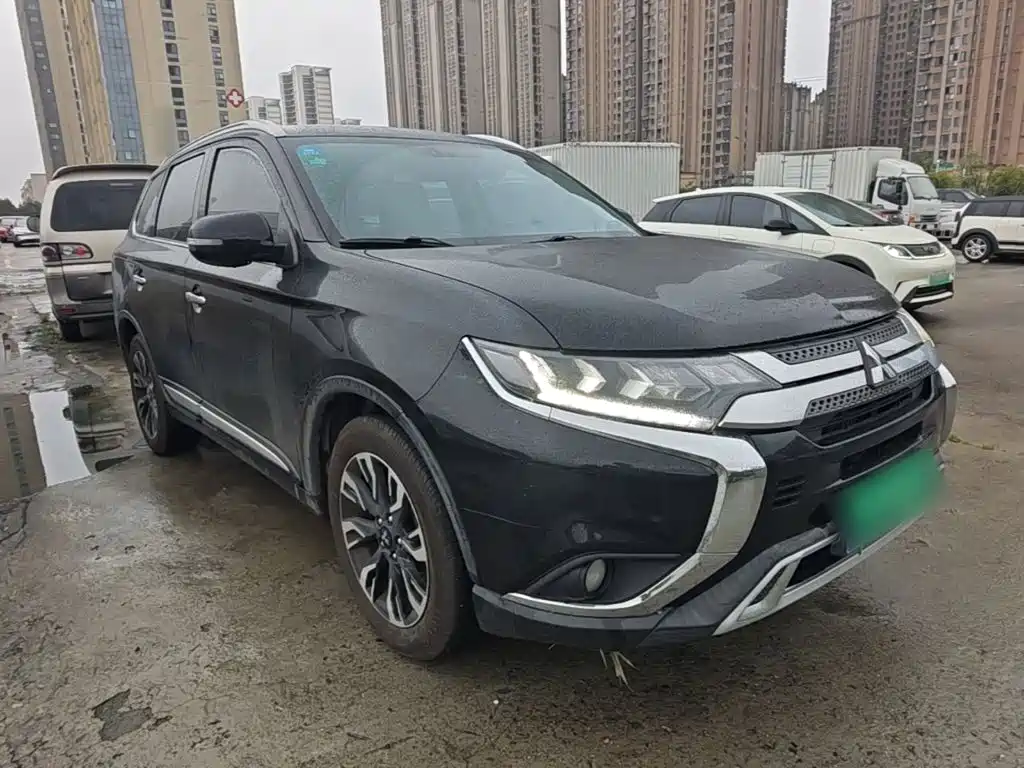 Mitsubishi Outlander — миниатюра 4