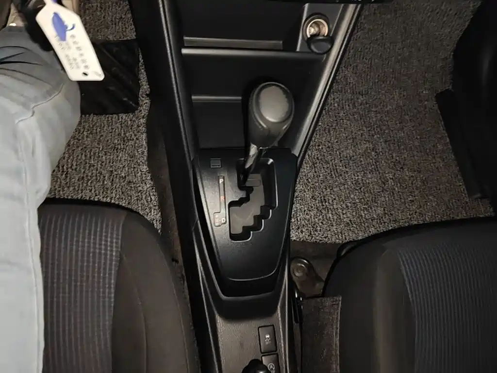 Toyota Yaris L — миниатюра 14