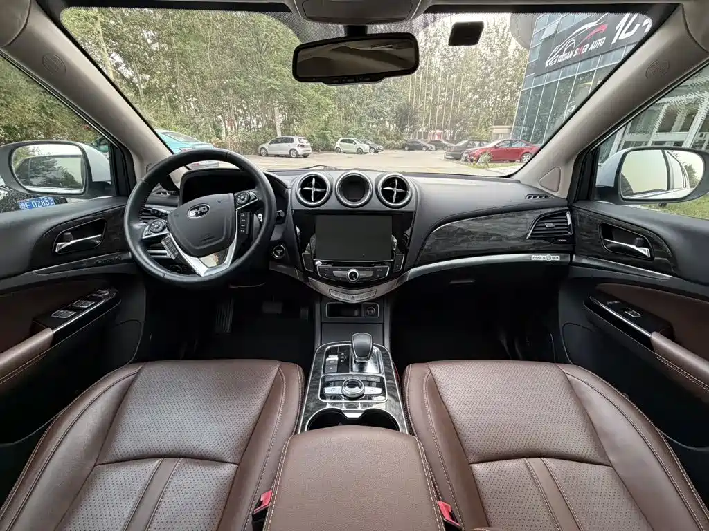 BYD Tang New Energy — миниатюра 7