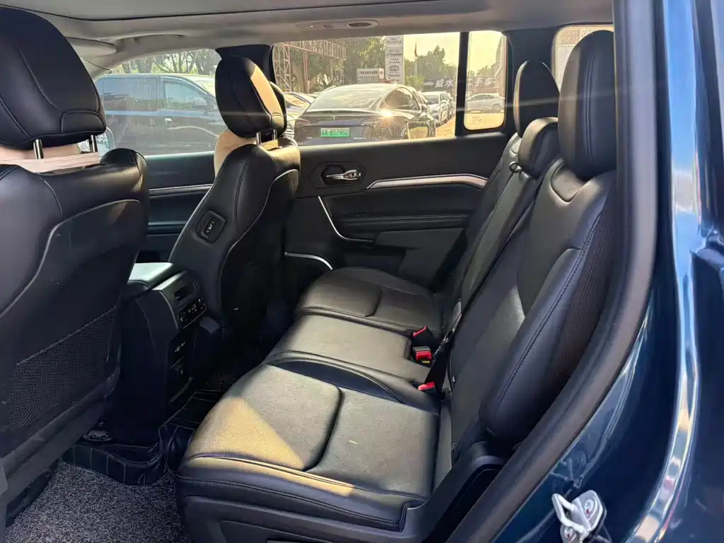 Jeep Grand Commander — миниатюра 10