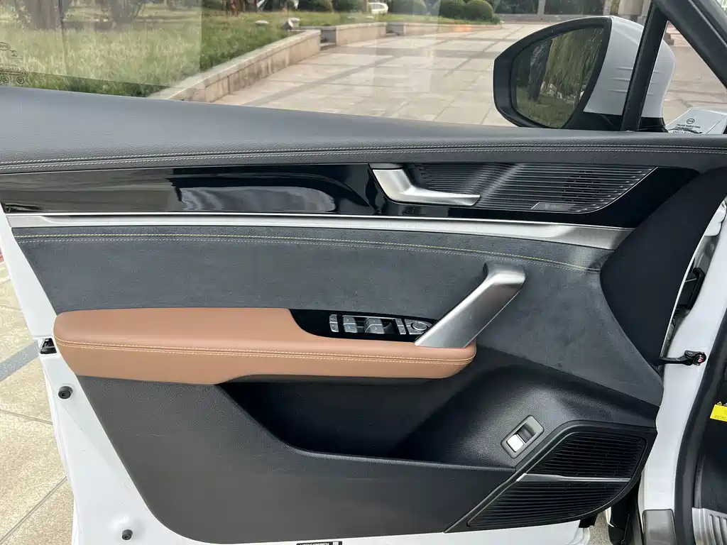 BYD Tang New Energy — миниатюра 16