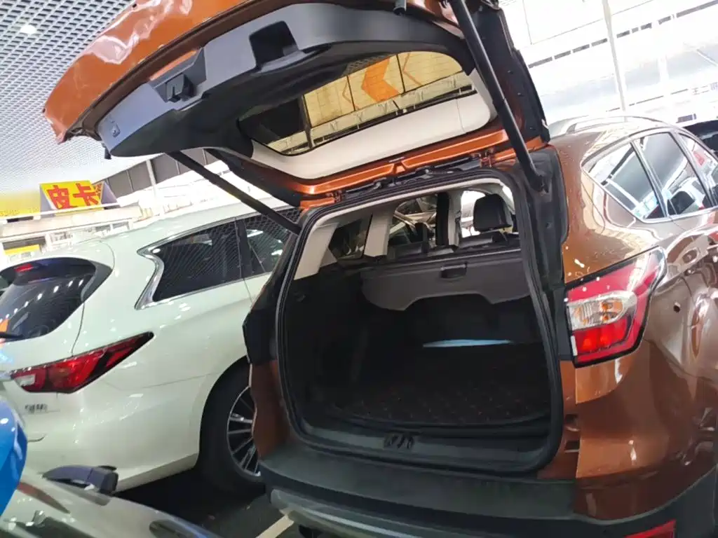 Ford Kuga — миниатюра 19