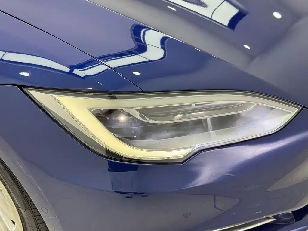 Tesla Model S — миниатюра 18