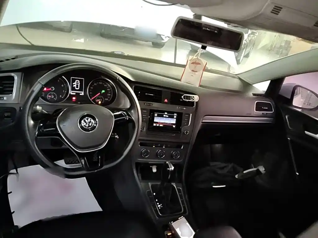 Volkswagen Golf — миниатюра 10